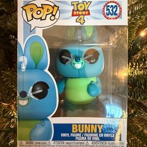 Funko pop Toy Story 4 Bunny Vinyl Figure - 532 Blue and Green